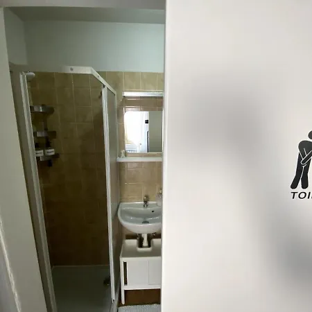 B&B Pontedera بونتيديرا